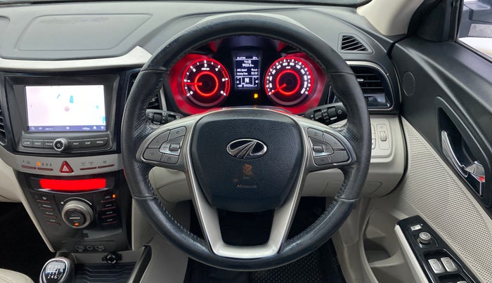 2020 Mahindra XUV300 W8 (O) 1.5 DIESEL, Diesel, Manual, 89,422 km, Steering Wheel Close Up