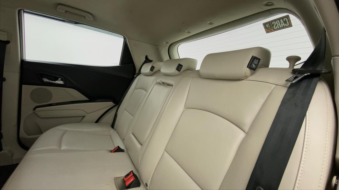 2020 Mahindra XUV300 W8 (O) 1.5 DIESEL, Diesel, Manual, 89,422 km, Right Side Rear Door Cabin