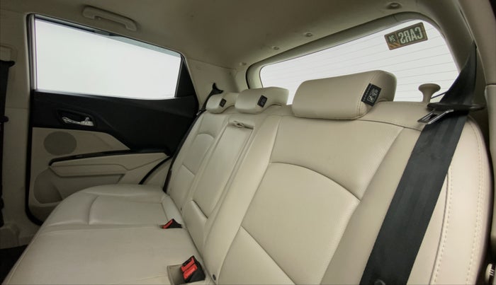 2020 Mahindra XUV300 W8 (O) 1.5 DIESEL, Diesel, Manual, 89,422 km, Right Side Rear Door Cabin