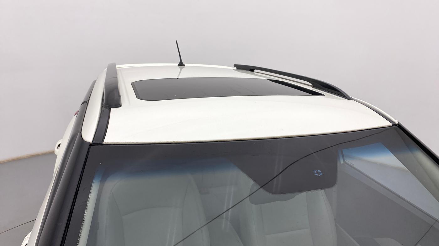 2020 Mahindra XUV300 W8 (O) 1.5 DIESEL, Diesel, Manual, 89,422 km, Roof