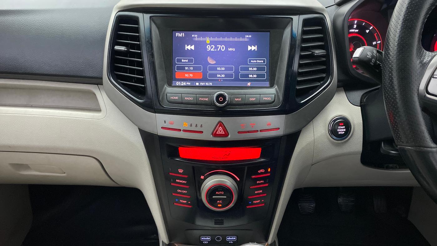 2020 Mahindra XUV300 W8 (O) 1.5 DIESEL, Diesel, Manual, 89,422 km, Air Conditioner