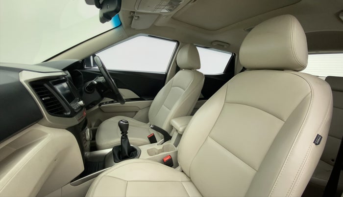 2020 Mahindra XUV300 W8 (O) 1.5 DIESEL, Diesel, Manual, 89,422 km, Right Side Front Door Cabin