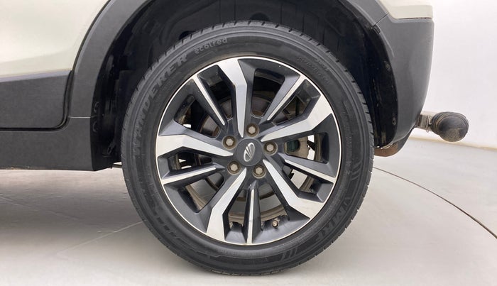 2020 Mahindra XUV300 W8 (O) 1.5 DIESEL, Diesel, Manual, 89,422 km, Left Rear Wheel