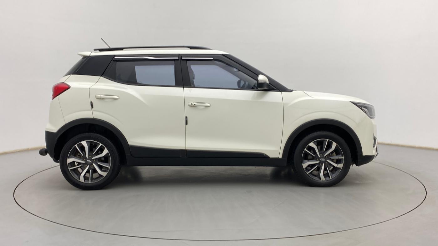 2020 Mahindra XUV300 W8 (O) 1.5 DIESEL, Diesel, Manual, 89,422 km, Right Side View