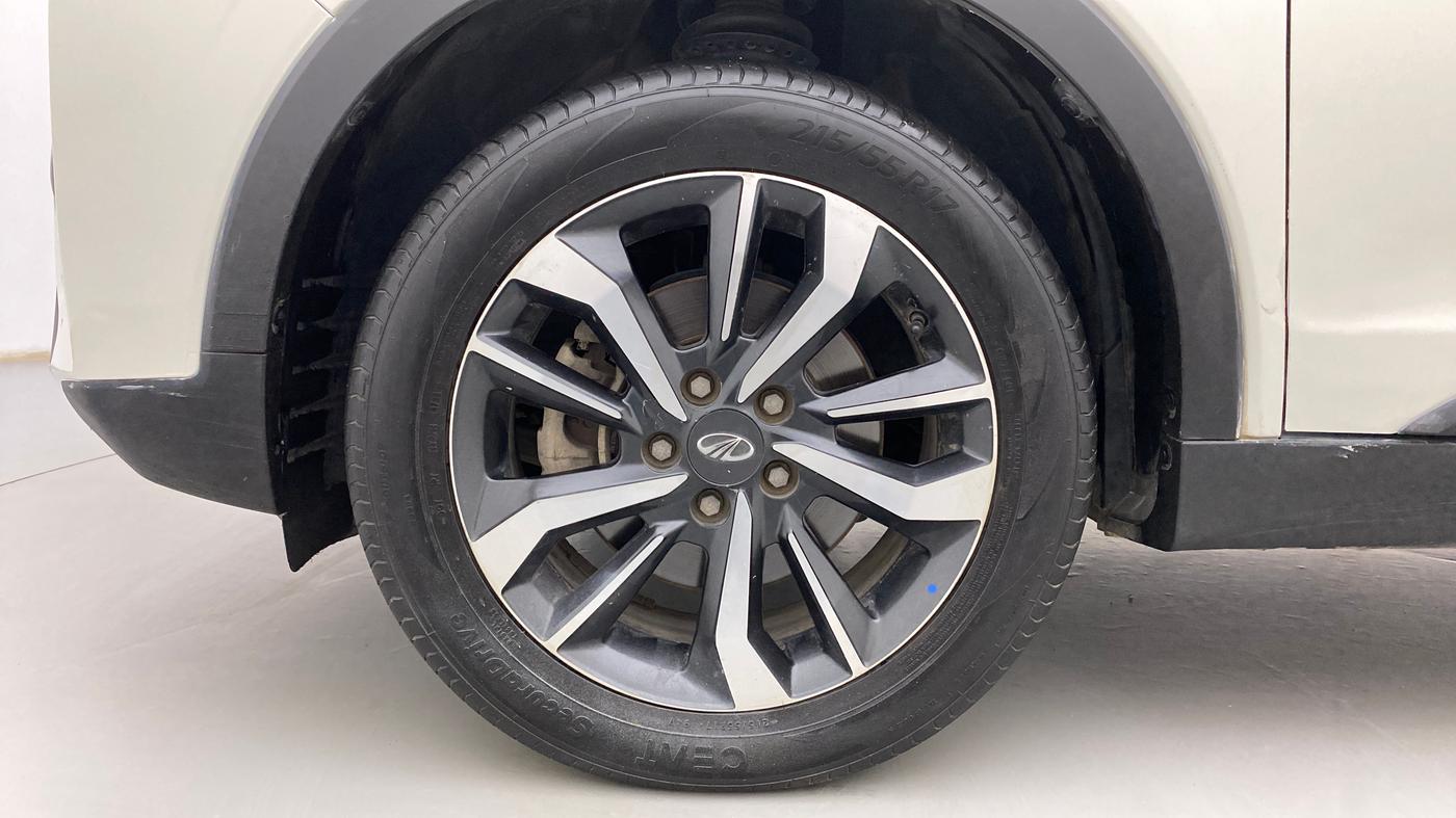 2020 Mahindra XUV300 W8 (O) 1.5 DIESEL, Diesel, Manual, 89,422 km, Left Front Wheel