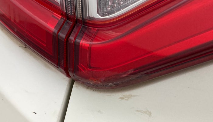 2020 Mahindra XUV300 W8 (O) 1.5 DIESEL, Diesel, Manual, 89,422 km, Left tail light - Minor damage