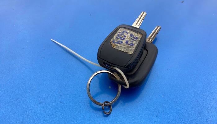 2019 Renault Duster RXS OPT CVT, Petrol, Automatic, 40,664 km, Key Close Up