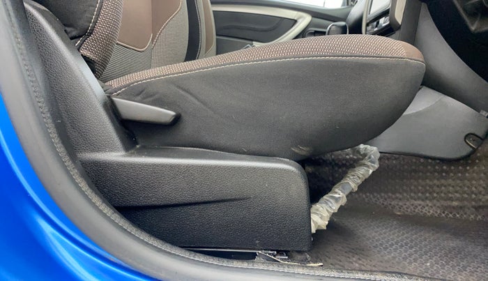 2019 Renault Duster RXS OPT CVT, Petrol, Automatic, 40,664 km, Driver Side Adjustment Panel