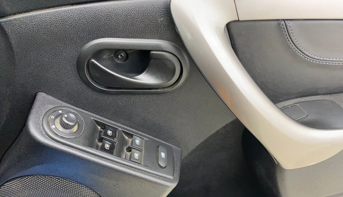 2019 Renault Duster RXS OPT CVT, Petrol, Automatic, 40,664 km, Driver Side Door Panels Control