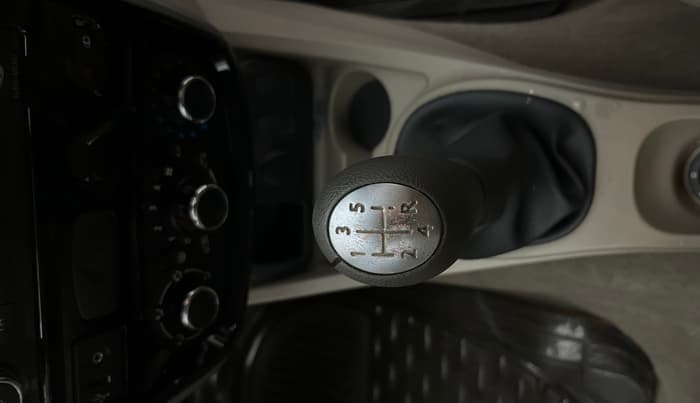 2015 Nissan Terrano XL (P), Petrol, Manual, 92,479 km, Gear Lever