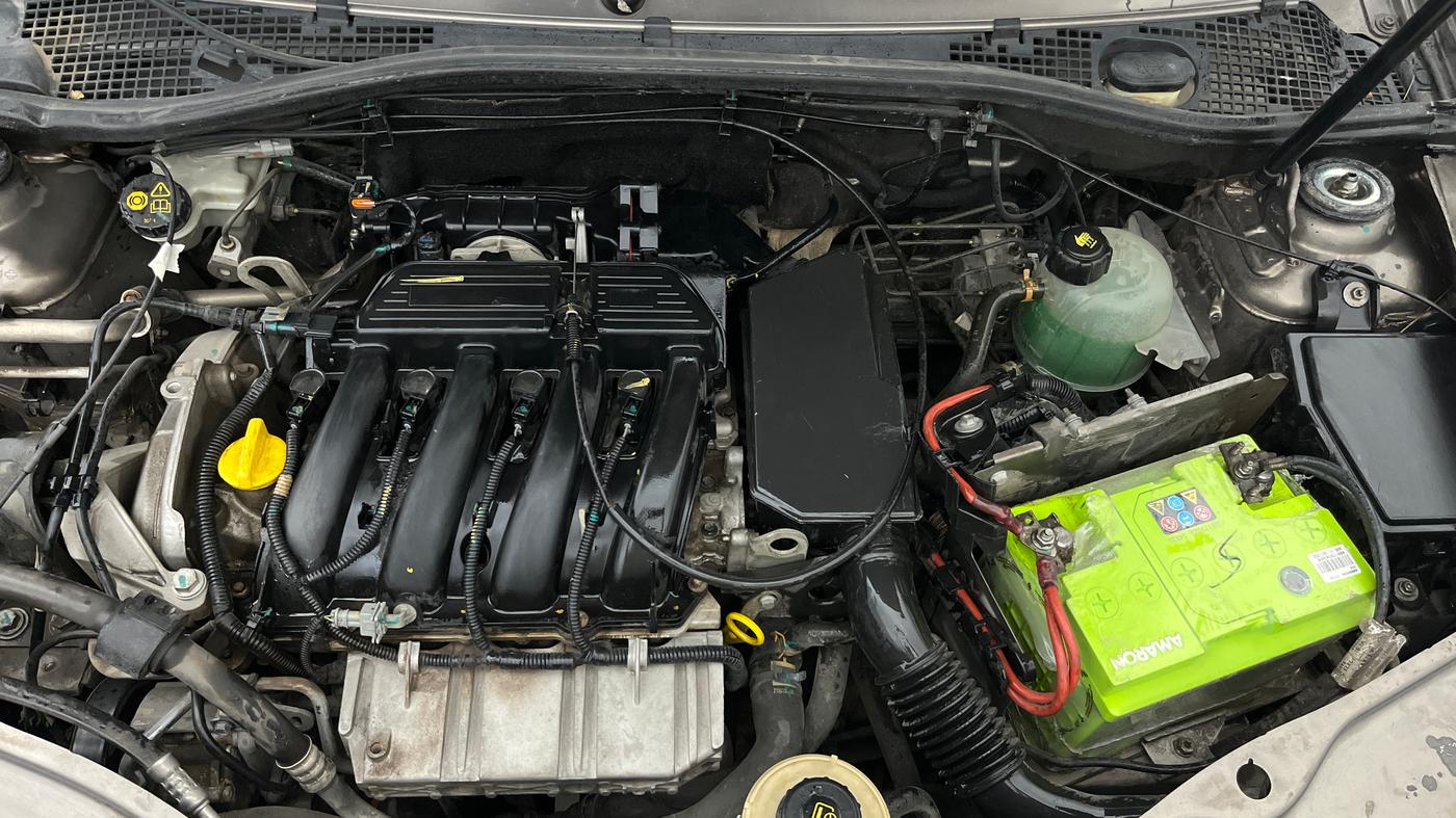 2015 Nissan Terrano XL (P), Petrol, Manual, 92,479 km, Engine View