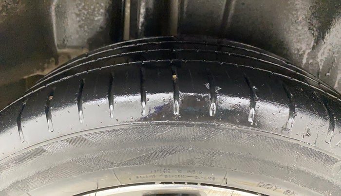 2019 Maruti Ciaz ALPHA  AT 1.5 SHVS PETROL, Petrol, Automatic, 50,804 km, Right Rear Tyre Tread