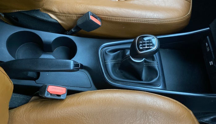 2021 Hyundai NEW I20 SPORTZ 1.5 MT, Diesel, Manual, 82,226 km, Gear Lever