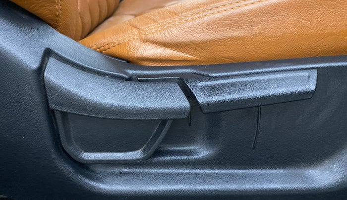 2021 Hyundai NEW I20 SPORTZ 1.5 MT, Diesel, Manual, 82,226 km, Driver Side Adjustment Panel