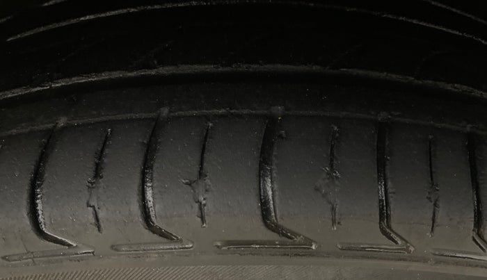 2021 Hyundai NEW I20 SPORTZ 1.5 MT, Diesel, Manual, 82,226 km, Right Front Tyre Tread