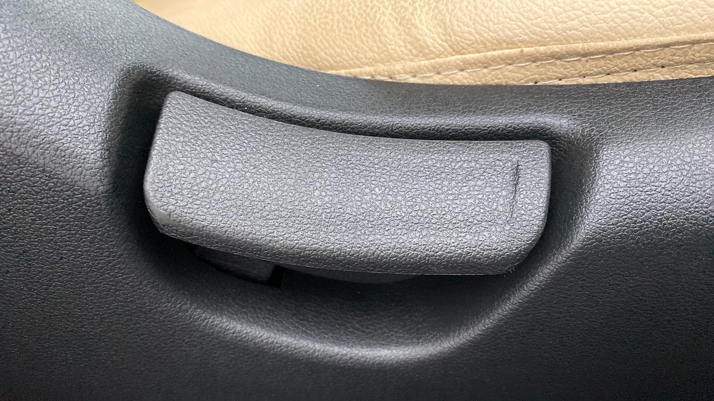 2019 Hyundai Verna 1.4 E PETROL, Petrol, Manual, 31,310 km, Driver Side Adjustment Panel