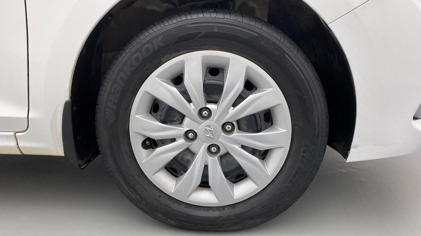 2019 Hyundai Verna 1.4 E PETROL, Petrol, Manual, 31,310 km, Right Front Wheel