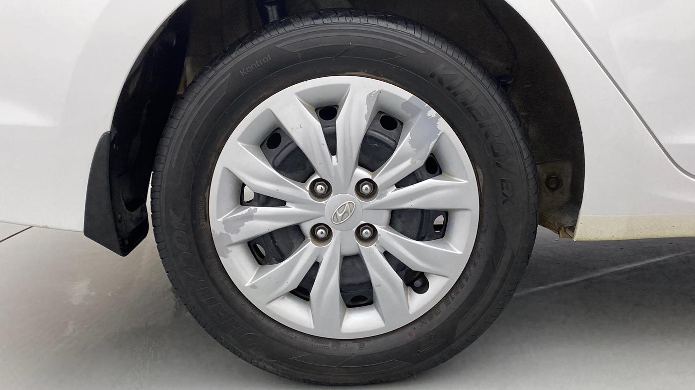 2019 Hyundai Verna 1.4 E PETROL, Petrol, Manual, 31,310 km, Right Rear Wheel