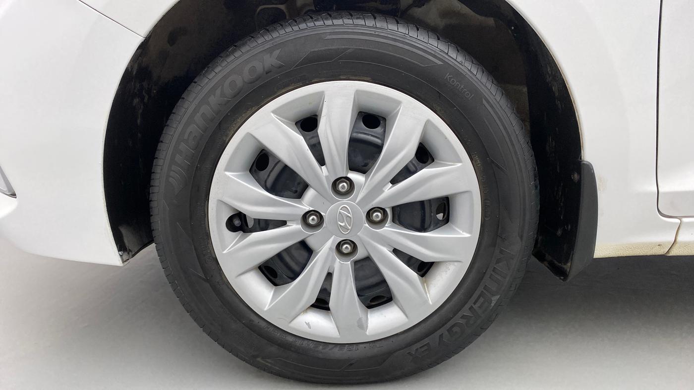 2019 Hyundai Verna 1.4 E PETROL, Petrol, Manual, 31,310 km, Left Front Wheel