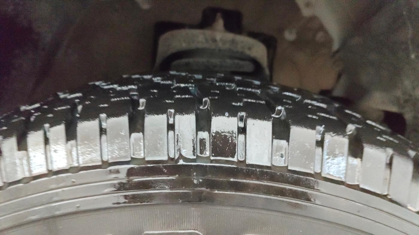 2015 Mahindra TUV300 T8, Diesel, Manual, 86,660 km, Right Front Tyre Tread
