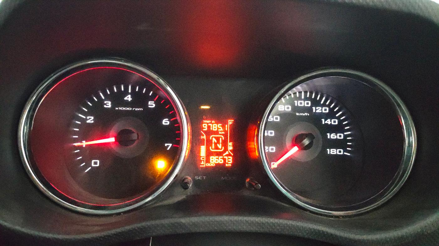 2015 Mahindra TUV300 T8, Diesel, Manual, 86,660 km, Odometer Image