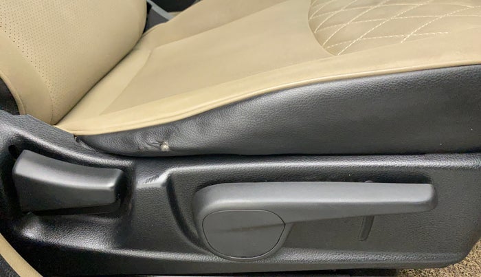 2018 Mahindra TUV 300 PLUS P8, Diesel, Manual, 83,004 km, Driver Side Adjustment Panel