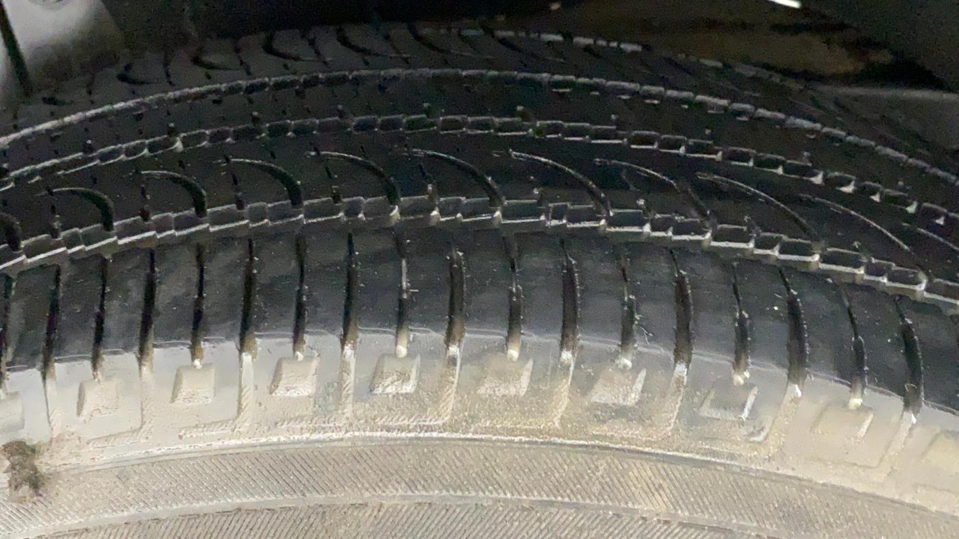 2018 Mahindra TUV 300 PLUS P8, Diesel, Manual, 83,004 km, Left Rear Tyre Tread