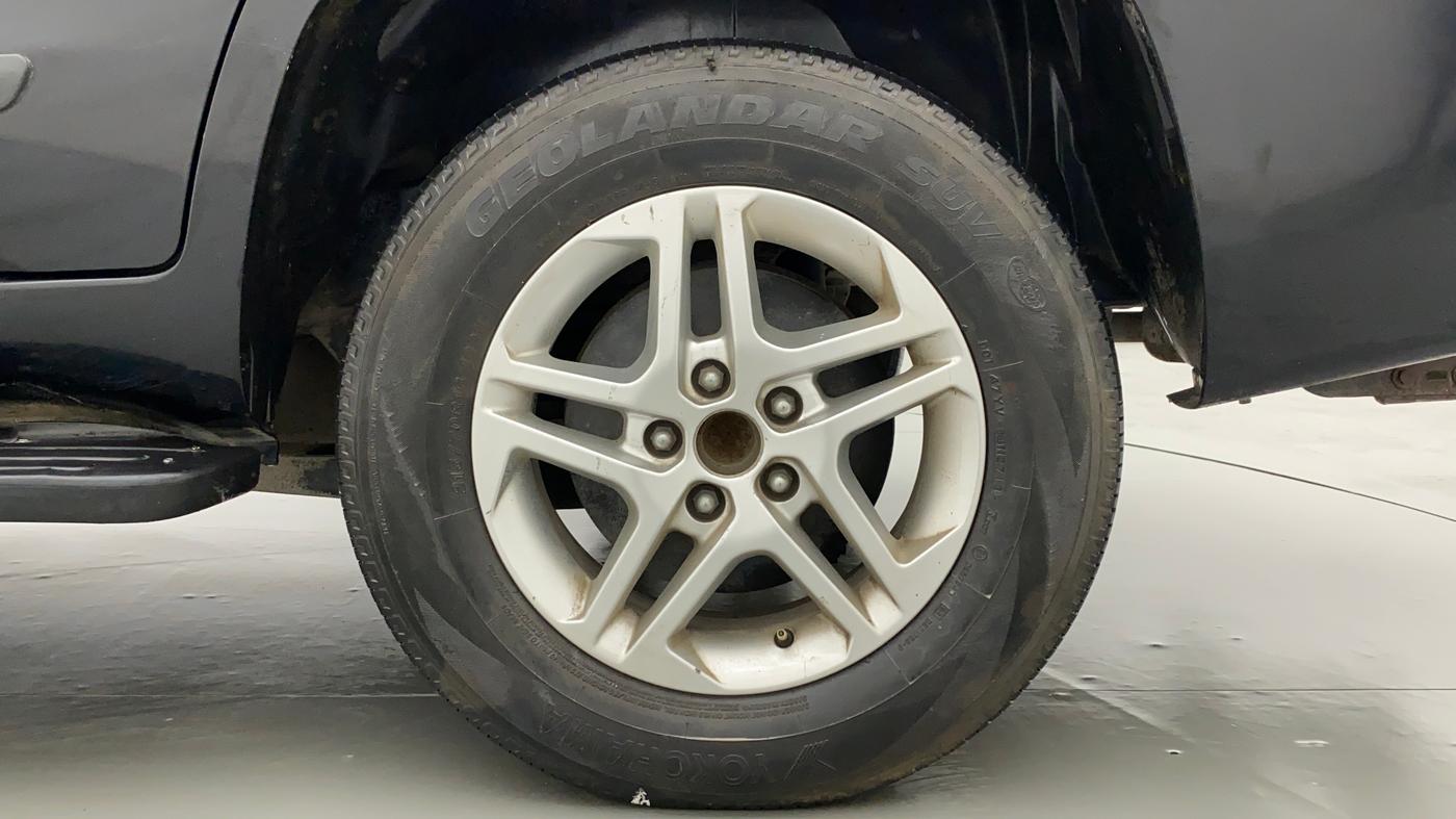 2018 Mahindra TUV 300 PLUS P8, Diesel, Manual, 83,004 km, Left Rear Wheel