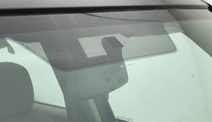2018 Mahindra TUV 300 PLUS P8, Diesel, Manual, 83,004 km, Front windshield - Minor spot on windshield