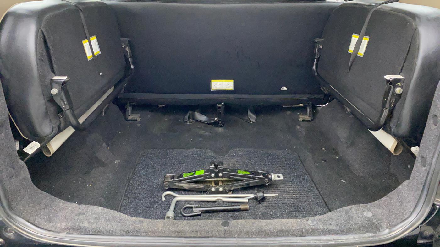 2018 Mahindra TUV 300 PLUS P8, Diesel, Manual, 83,004 km, Boot Inside