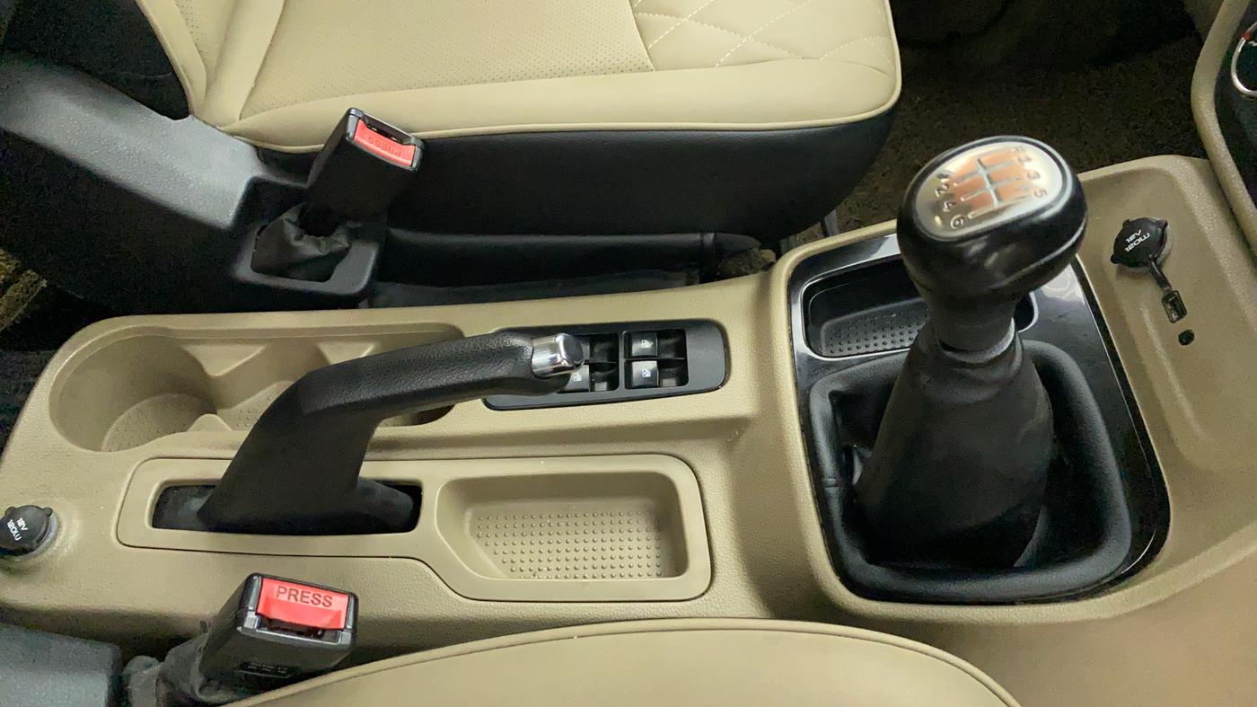 2018 Mahindra TUV 300 PLUS P8, Diesel, Manual, 83,004 km, Gear Lever