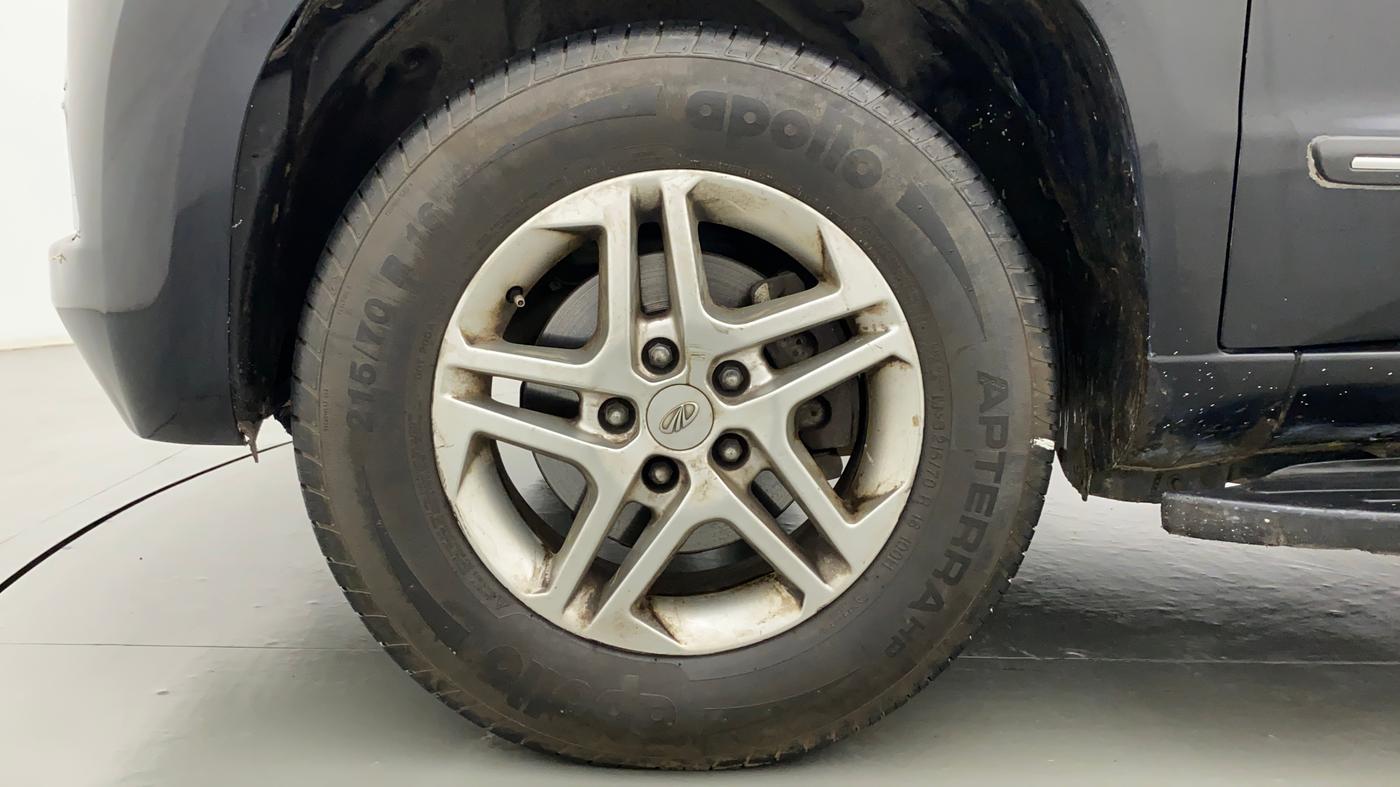 2018 Mahindra TUV 300 PLUS P8, Diesel, Manual, 83,004 km, Left Front Wheel