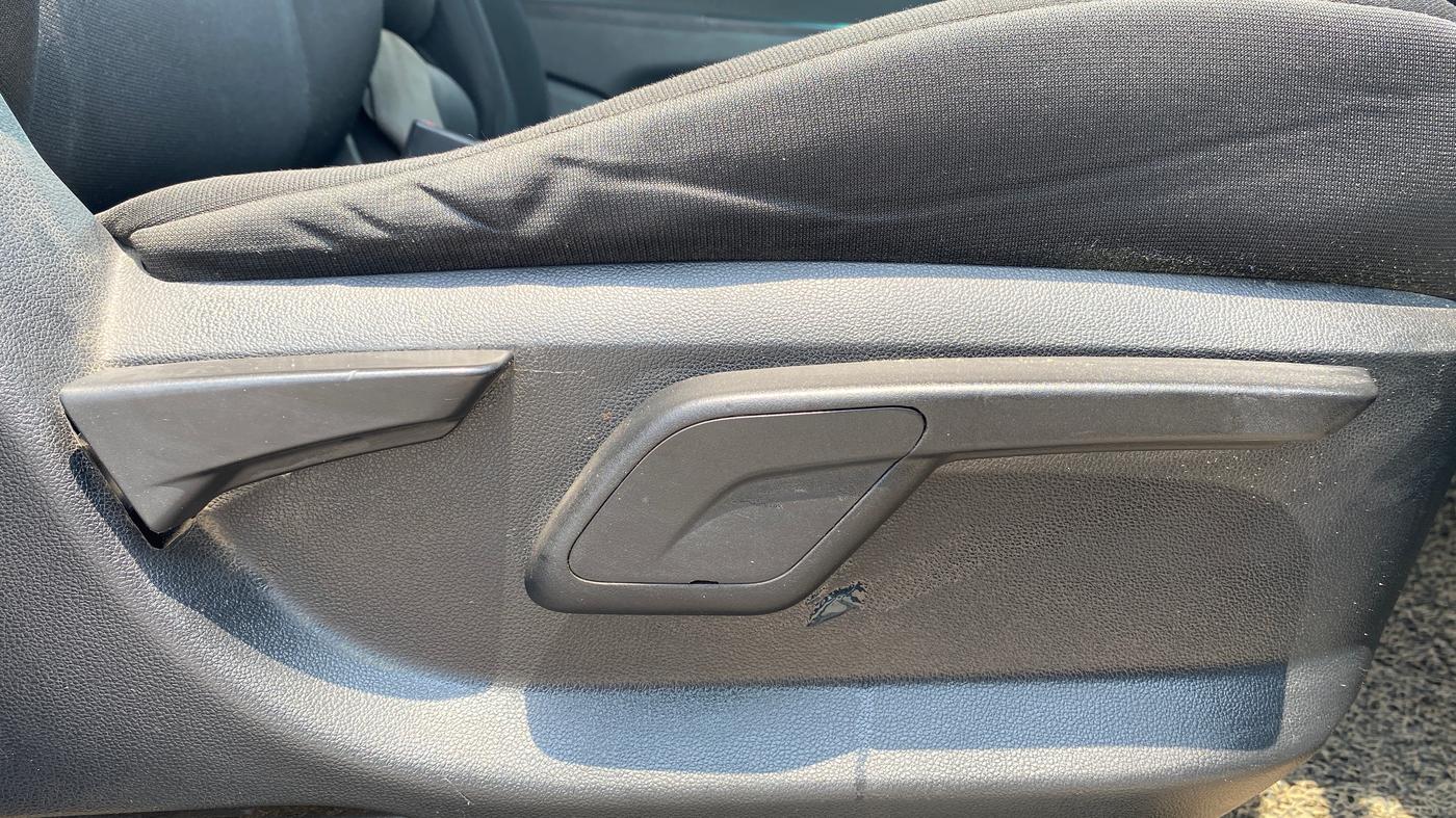 2018 Mahindra KUV 100 NXT K4+ D 6 STR, Diesel, Manual, 75,004 km, Driver Side Adjustment Panel