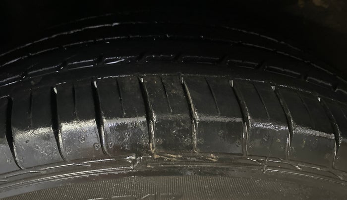 2017 Hyundai Creta SX PLUS AT 1.6 PETROL, Petrol, Automatic, 76,258 km, Right Rear Tyre Tread