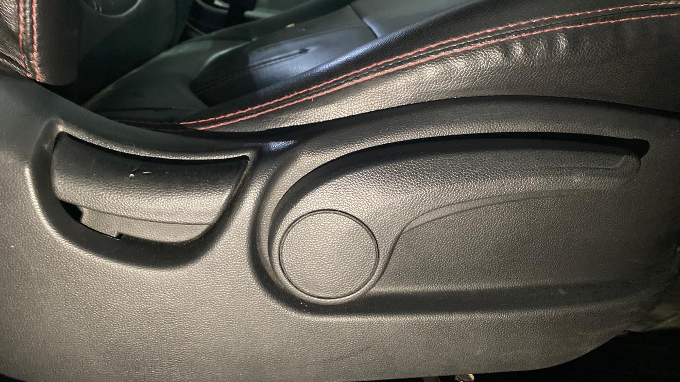 2017 Hyundai Creta SX PLUS AT 1.6 PETROL, Petrol, Automatic, 76,258 km, Driver Side Adjustment Panel