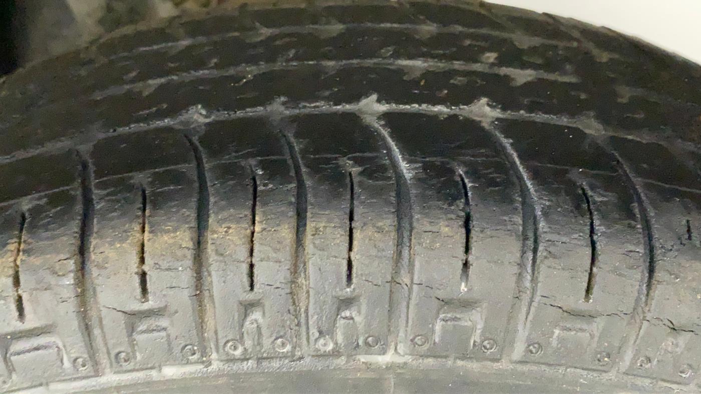 2018 Maruti Alto 800 LXI, Petrol, Manual, 50,523 km, Left Rear Tyre Tread