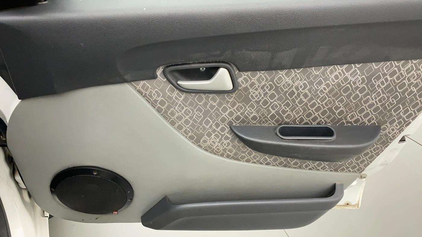 2018 Maruti Alto 800 LXI, Petrol, Manual, 50,523 km, Driver Side Door Panels Control
