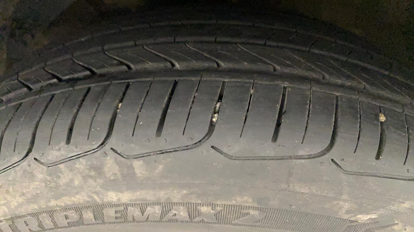 2020 Maruti Baleno ZETA CVT PETROL 1.2, Petrol, Automatic, 70,999 km, Left Front Tyre Tread