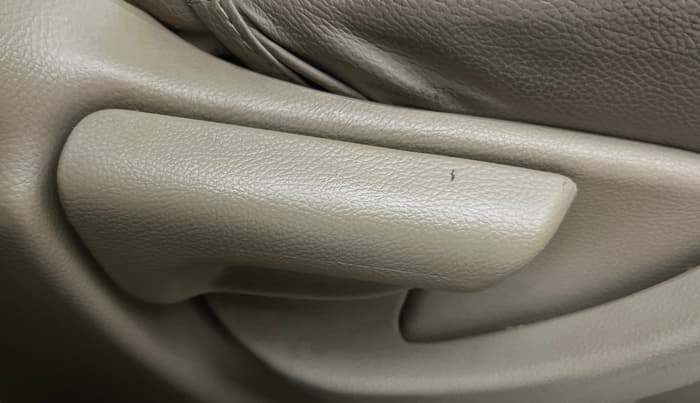 2016 Honda Amaze 1.2L I-VTEC S, Petrol, Manual, 42,327 km, Driver Side Adjustment Panel