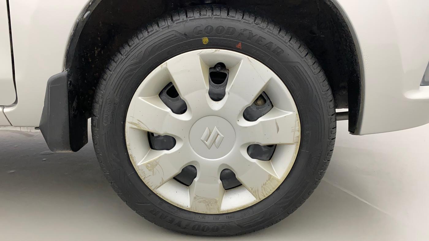 2015 Maruti Alto K10 VXI, Petrol, Manual, 38,240 km, Right Front Wheel