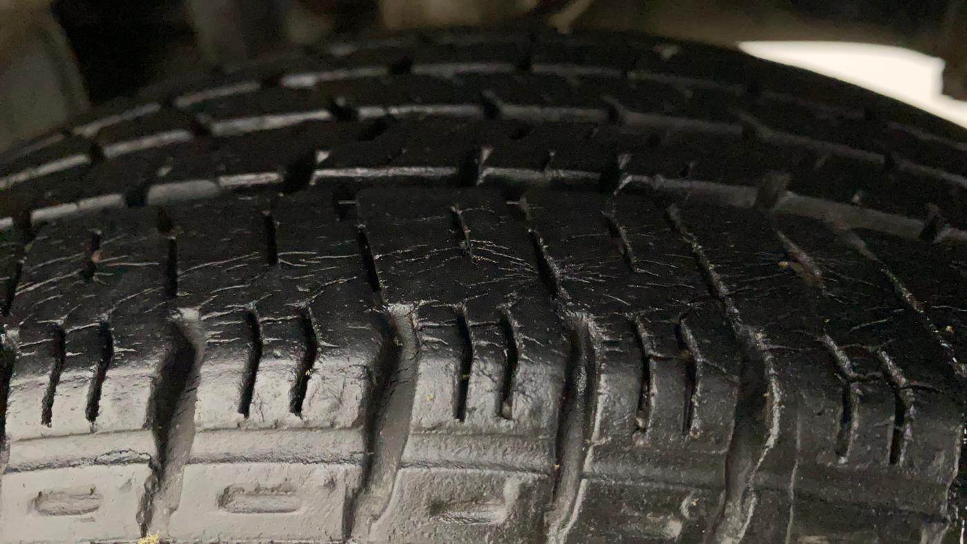 2015 Maruti Alto K10 VXI, Petrol, Manual, 38,240 km, Left Rear Tyre Tread