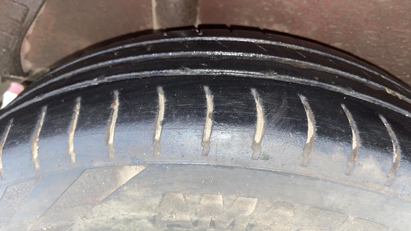 2013 Maruti Ritz LXI, Petrol, Manual, 99,195 km, Right Rear Tyre Tread