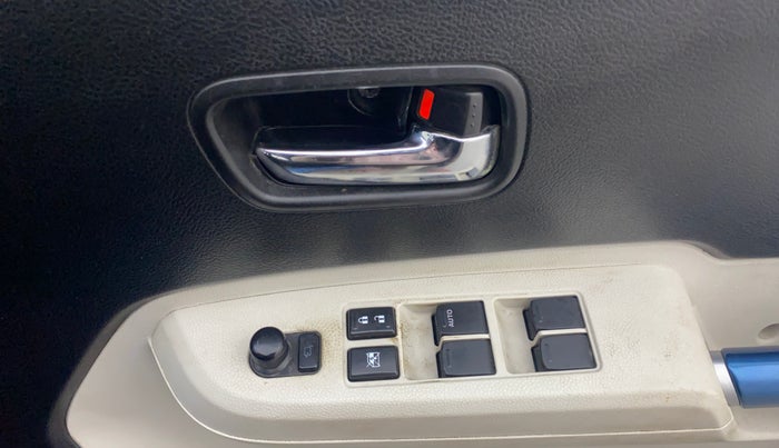 2017 Maruti IGNIS ZETA 1.2 AMT, Petrol, Automatic, 63,197 km, Driver Side Door Panels Control