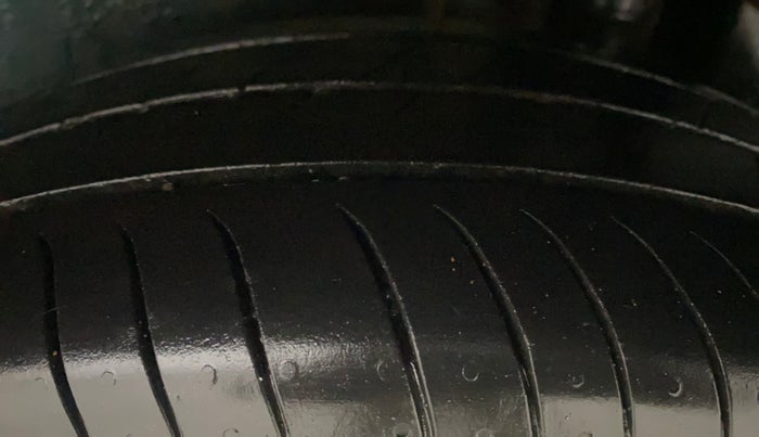 2017 Maruti IGNIS ZETA 1.2 AMT, Petrol, Automatic, 63,197 km, Left Rear Tyre Tread