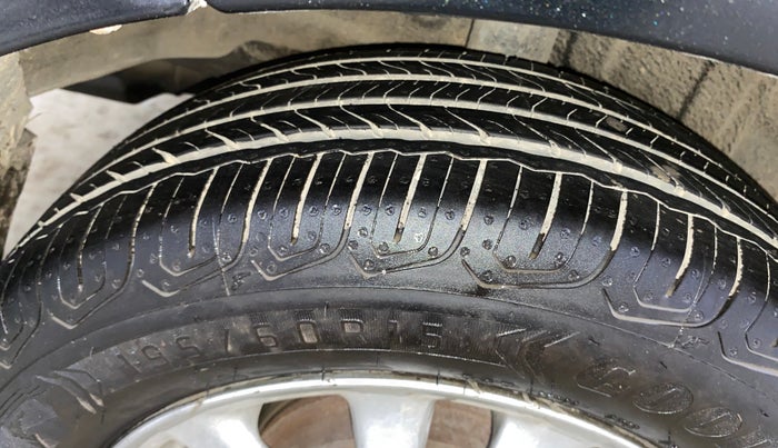 2013 Toyota Etios V, Petrol, Manual, 70,726 km, Right Rear Tyre Tread