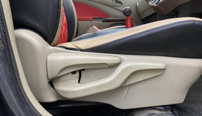 2013 Toyota Etios V, Petrol, Manual, 70,726 km, Driver Side Adjustment Panel