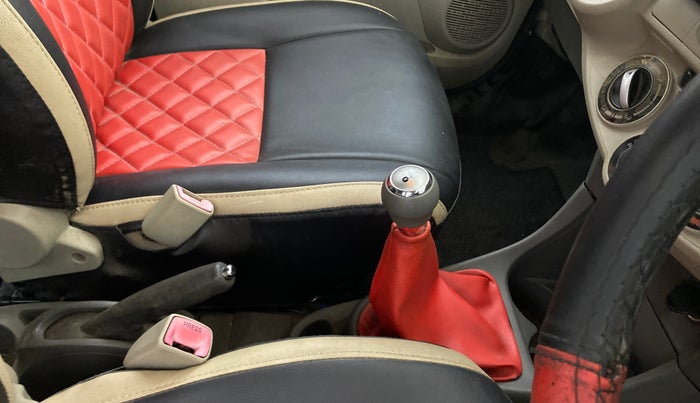 2013 Toyota Etios V, Petrol, Manual, 70,726 km, Gear Lever