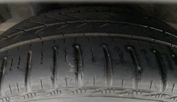 2013 Honda Amaze 1.2 SMT I VTEC, Petrol, Manual, 39,214 km, Right Rear Tyre Tread