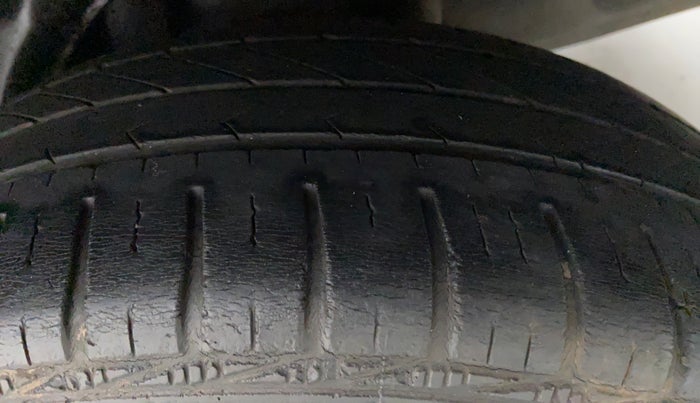 2013 Honda Amaze 1.2 SMT I VTEC, Petrol, Manual, 39,214 km, Left Rear Tyre Tread