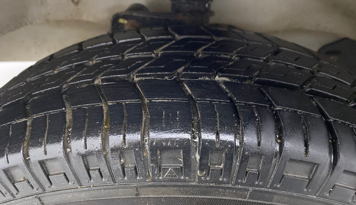 2020 Maruti Eeco 5 STR WITH A/C+HTR, Petrol, Manual, 27,674 km, Left Front Tyre Tread